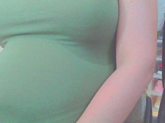 KeepmepregO live cam on BongaCams