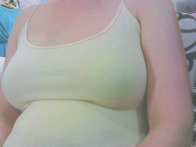 KeepmepregO live cam on BongaCams