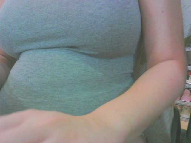 KeepmepregO live cam on BongaCams