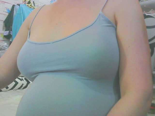 KeepmepregO live cam on BongaCams