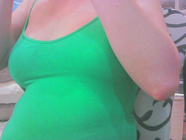 KeepmepregO live cam on BongaCams