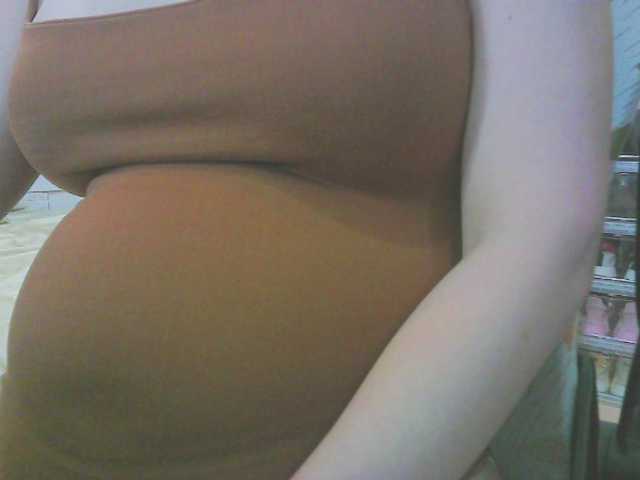 KeepmepregO live cam on BongaCams