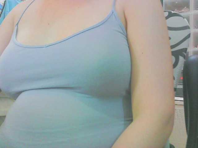 KeepmepregO live cam on BongaCams