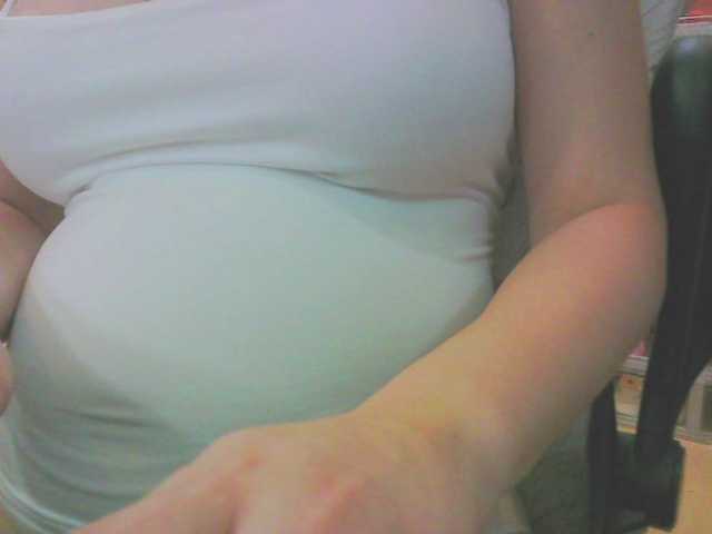KeepmepregO live cam on BongaCams