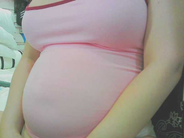 KeepmepregO live cam on BongaCams