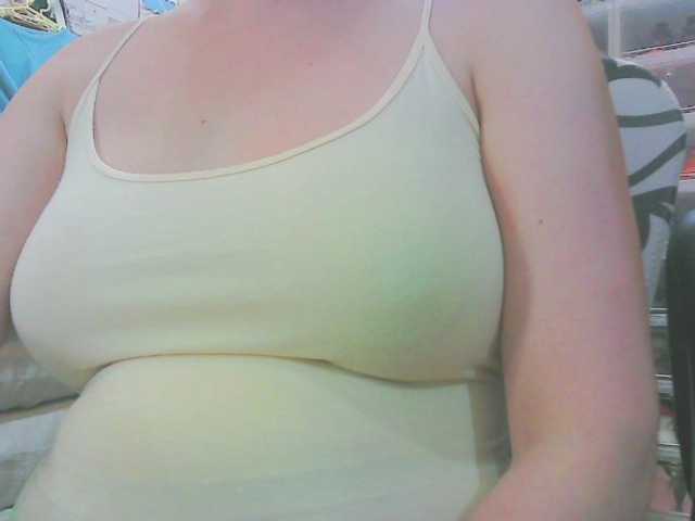 KeepmepregO live cam on BongaCams