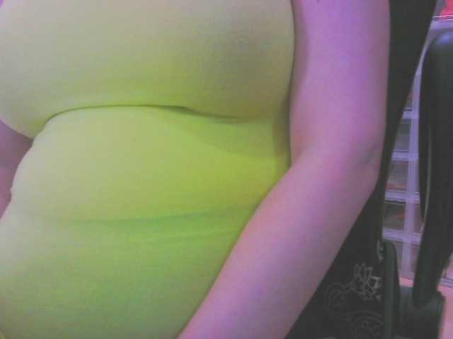 KeepmepregO live cam on BongaCams