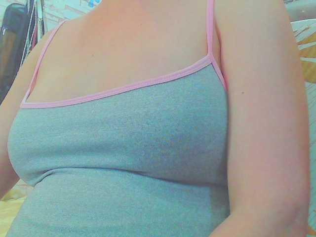 KeepmepregO live cam on BongaCams