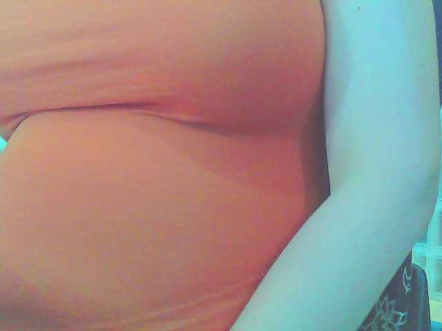 KeepmepregO live cam on BongaCams