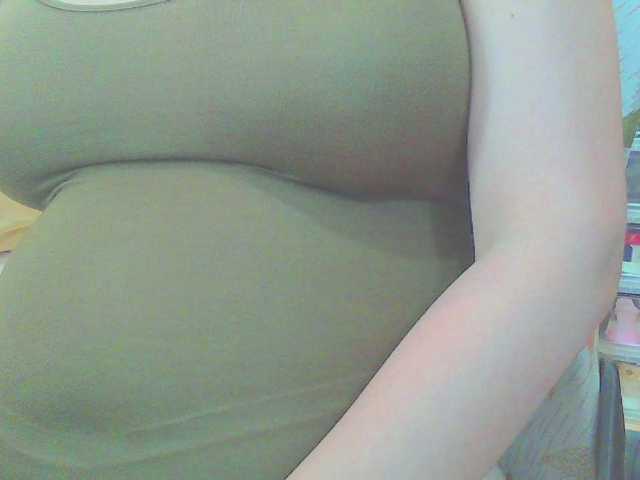 KeepmepregO live cam on BongaCams