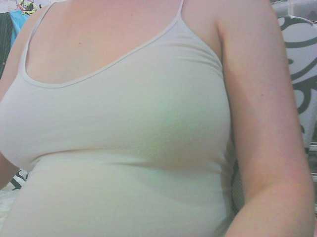 KeepmepregO live cam on BongaCams