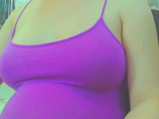 KeepmepregO live cam on BongaCams