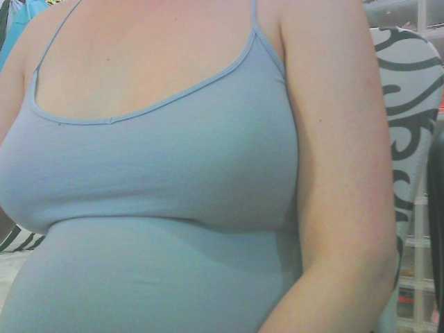 KeepmepregO live cam on BongaCams