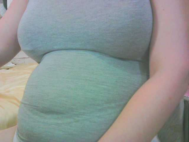 KeepmepregO live cam on BongaCams