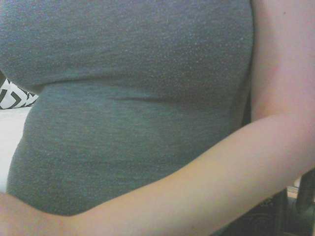 KeepmepregO live cam on BongaCams