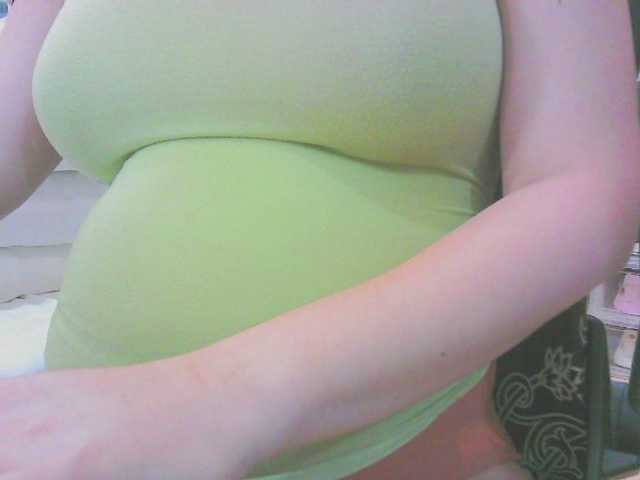 KeepmepregO live cam on BongaCams