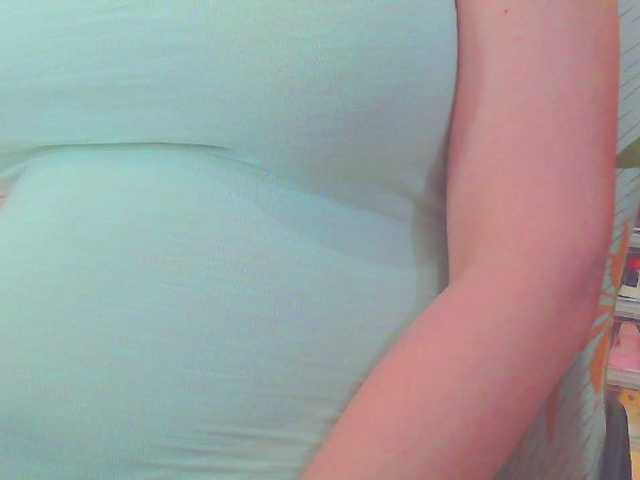 KeepmepregO live cam on BongaCams