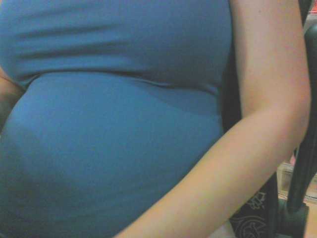 KeepmepregO live cam on BongaCams