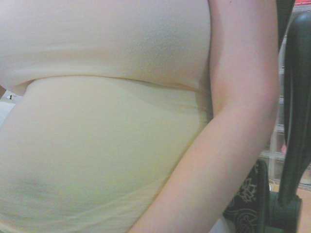 KeepmepregO live cam on BongaCams
