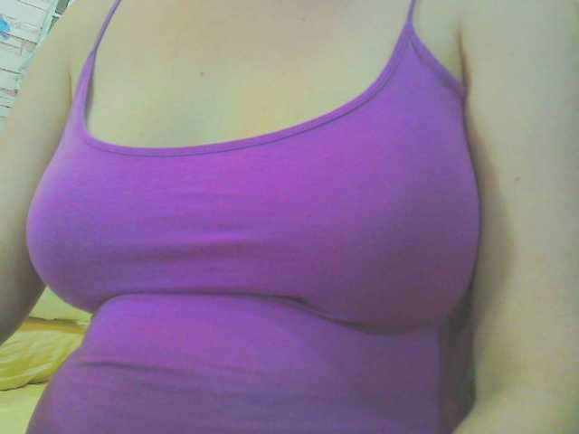 KeepmepregO live cam on BongaCams