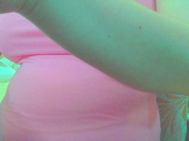 KeepmepregO live cam on BongaCams