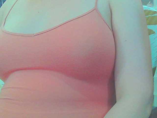 KeepmepregO live cam on BongaCams