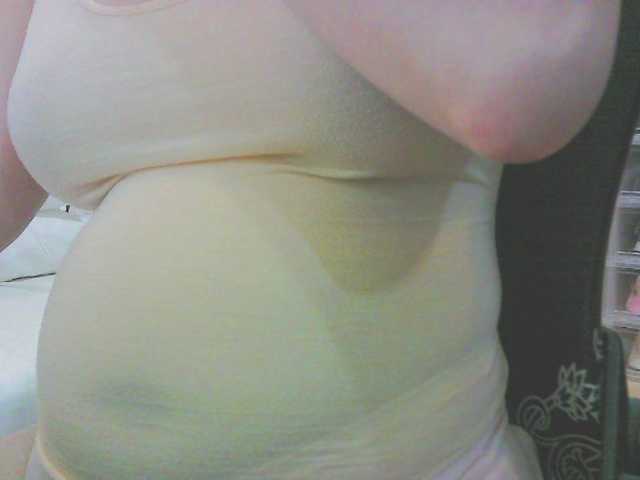 KeepmepregO live cam on BongaCams