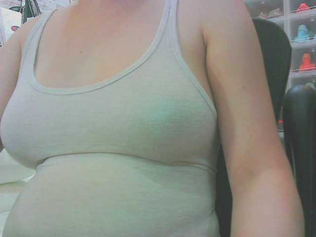 KeepmepregO live cam on BongaCams