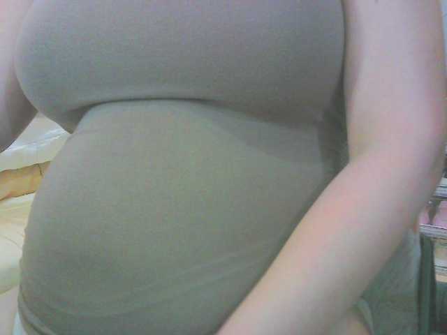KeepmepregO live cam on BongaCams