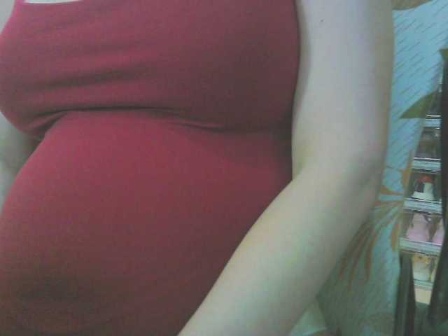 KeepmepregO live cam on BongaCams