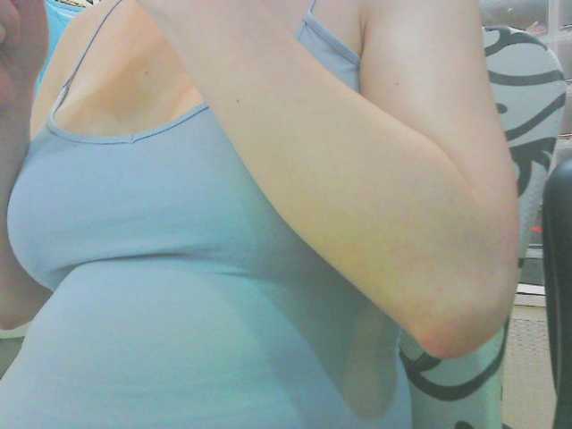 KeepmepregO live cam on BongaCams