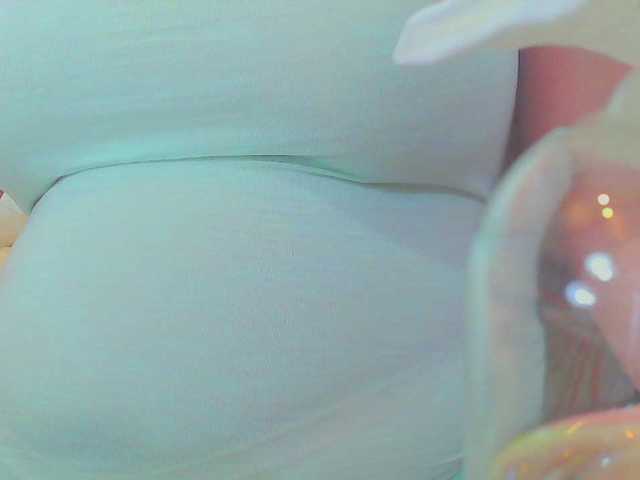 KeepmepregO live cam on BongaCams