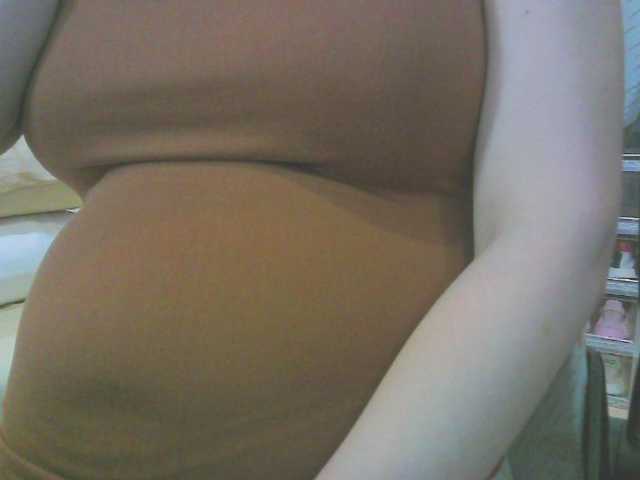 KeepmepregO live cam on BongaCams
