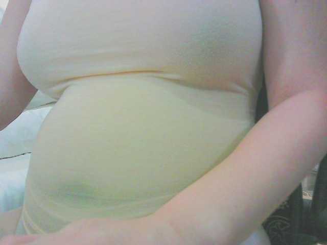 KeepmepregO live cam on BongaCams