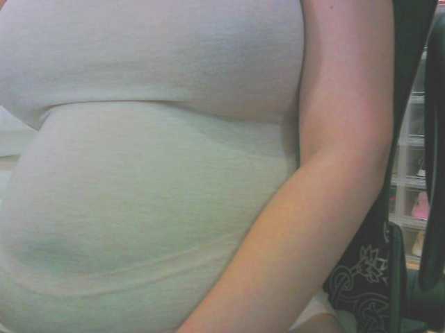 KeepmepregO live cam on BongaCams