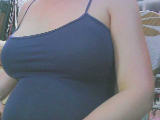 KeepmepregO live cam on BongaCams