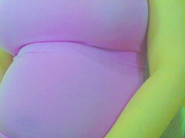 KeepmepregO live cam on BongaCams
