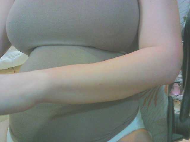 KeepmepregO live cam on BongaCams