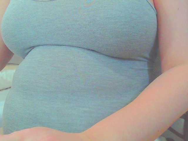 KeepmepregO live cam on BongaCams