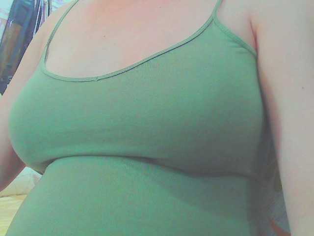 KeepmepregO live cam on BongaCams