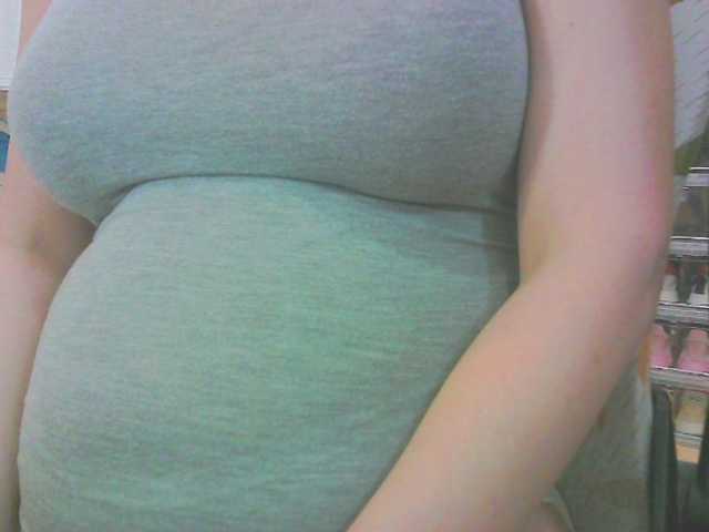 KeepmepregO live cam on BongaCams