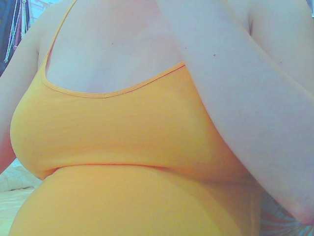 KeepmepregO live cam on BongaCams