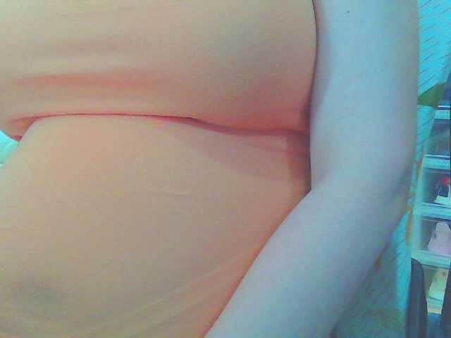 KeepmepregO live webcam show