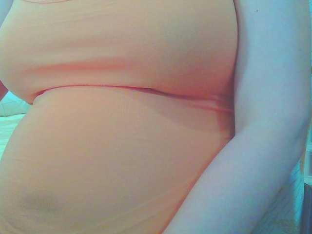 KeepmepregO live cam on BongaCams