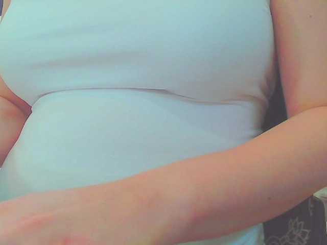 KeepmepregO live cam on BongaCams