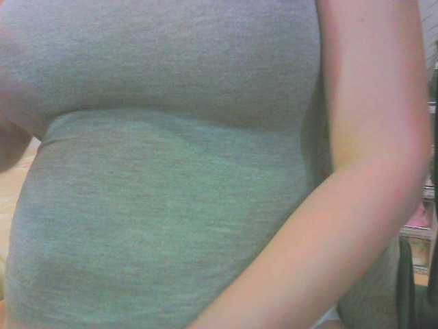 KeepmepregO live cam on BongaCams