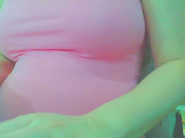 KeepmepregO live cam on BongaCams