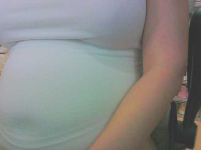 KeepmepregO live cam on BongaCams