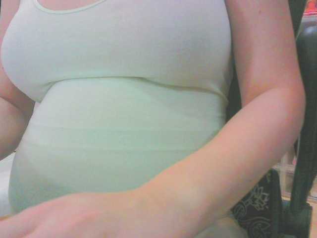 KeepmepregO live cam on BongaCams