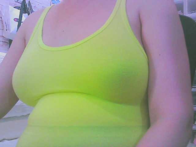 KeepmepregO live cam on BongaCams